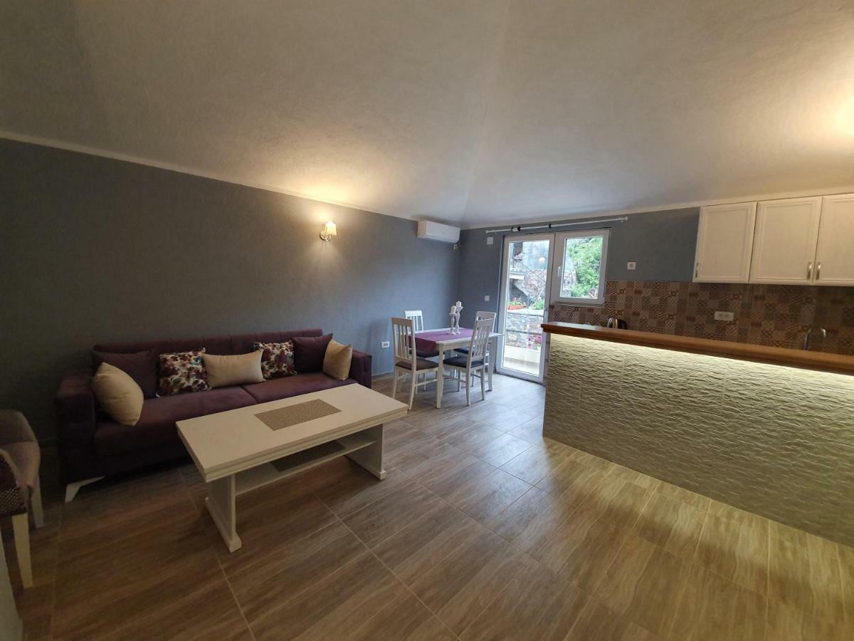 Apartments Kingfisher Virpazar Eksteriør bilde