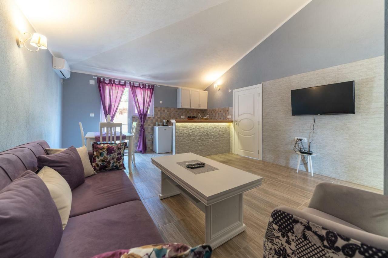 Apartments Kingfisher Virpazar Eksteriør bilde